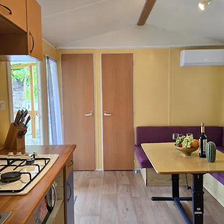 Bungalow Maia Canet De Mar Exterior photo